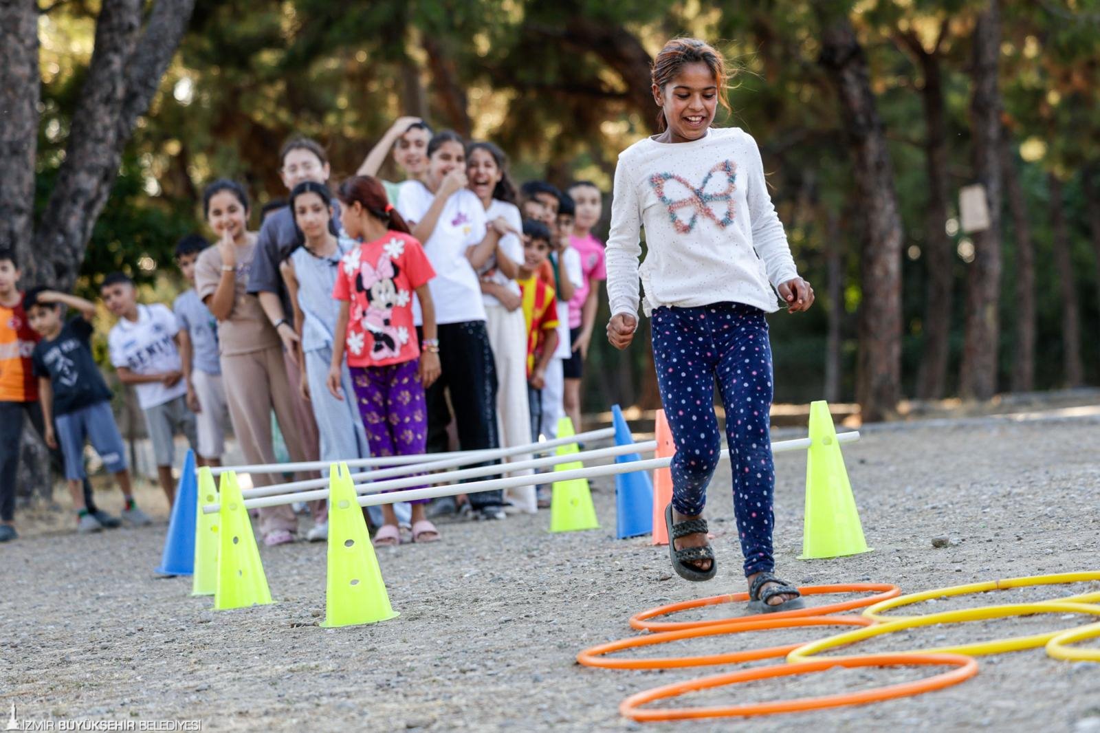 İzmir Büyükşehir Belediyesi'nin yaz akşamlarını renklendiren ve Urla’da başlayan “Mahalle