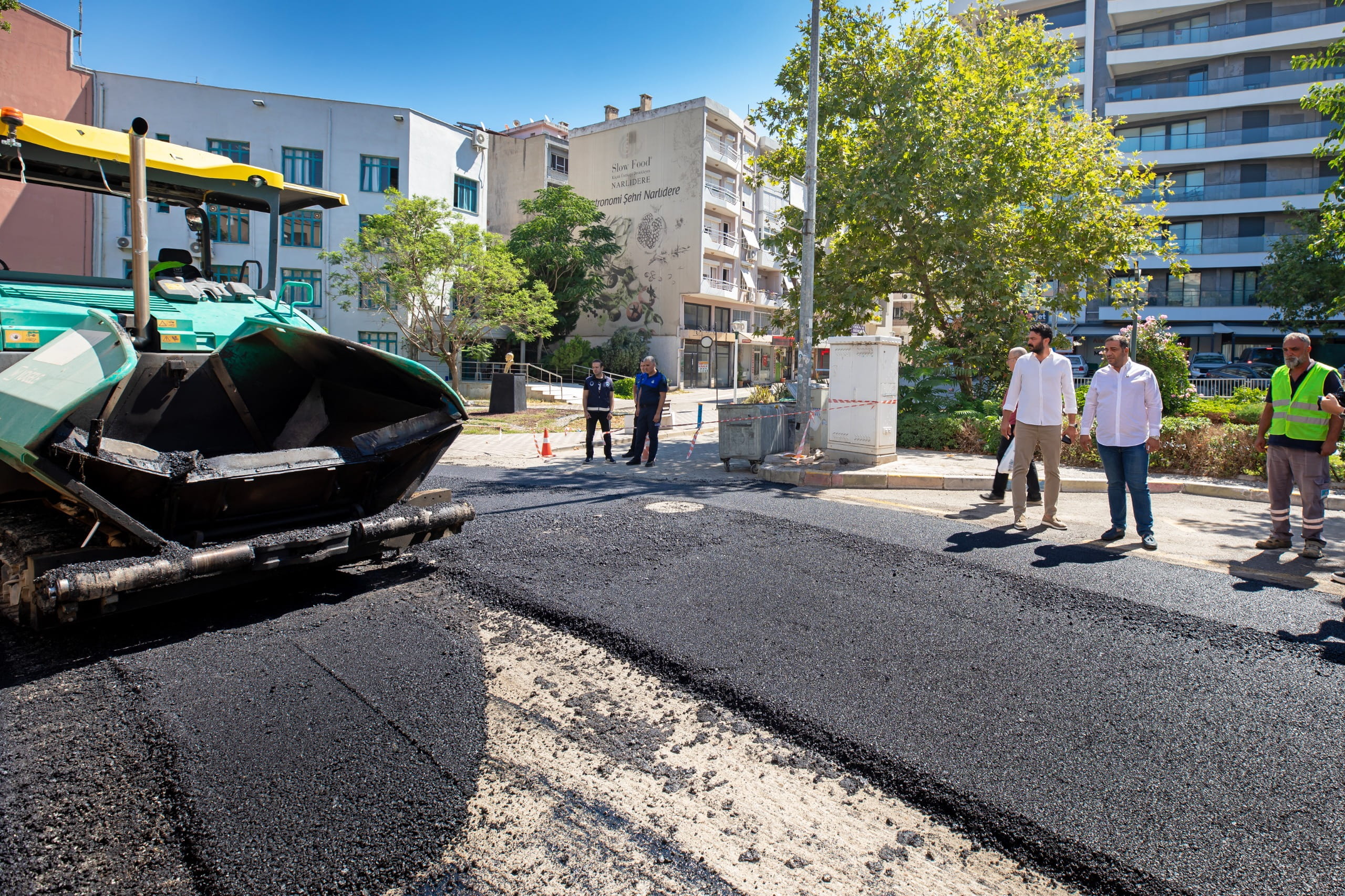  Narlıdere Belediyesi, uzun yıllardır yenilenmeyi bekleyen cadde ve sokakları modern