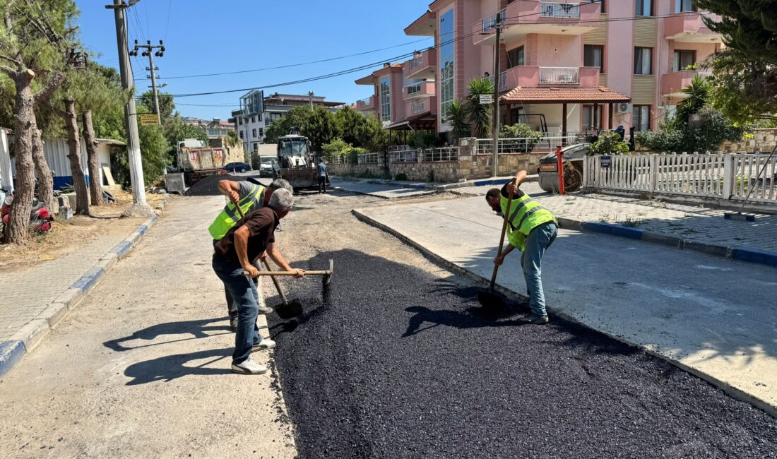 Yenifoça Değirmendere Caddesi’nde asfalt çalışmaları tüm hızıyla sürüyor Foça Belediyesi, ilçe genelinde vatandaşlara daha güvenli ve konforlu bir