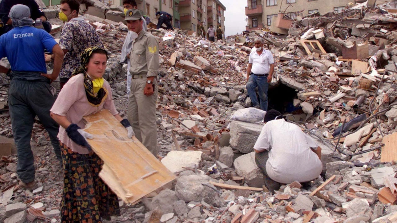 17 Ağustos 1999 Marmara Depremi'nin üzerinden 27 yıl geçti. 17