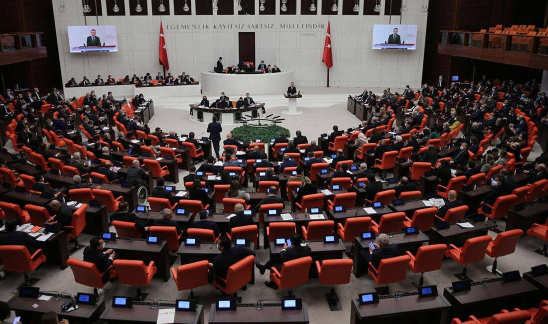 Meclis’te çerçeve yasa mesaisi başladı: YENİ Parti vekillerini serbest bıraktı TBMM Genel Kurulu'nda görüşülmeye başlanan "çerçeve yasa" teklifinde partilerin tutumu