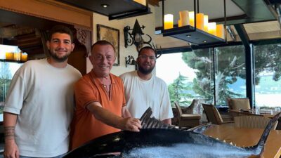 Ünlü iş insanı Ali Ağaoğlu, tatil için bulunduğu İzmir'in Seferihisar
