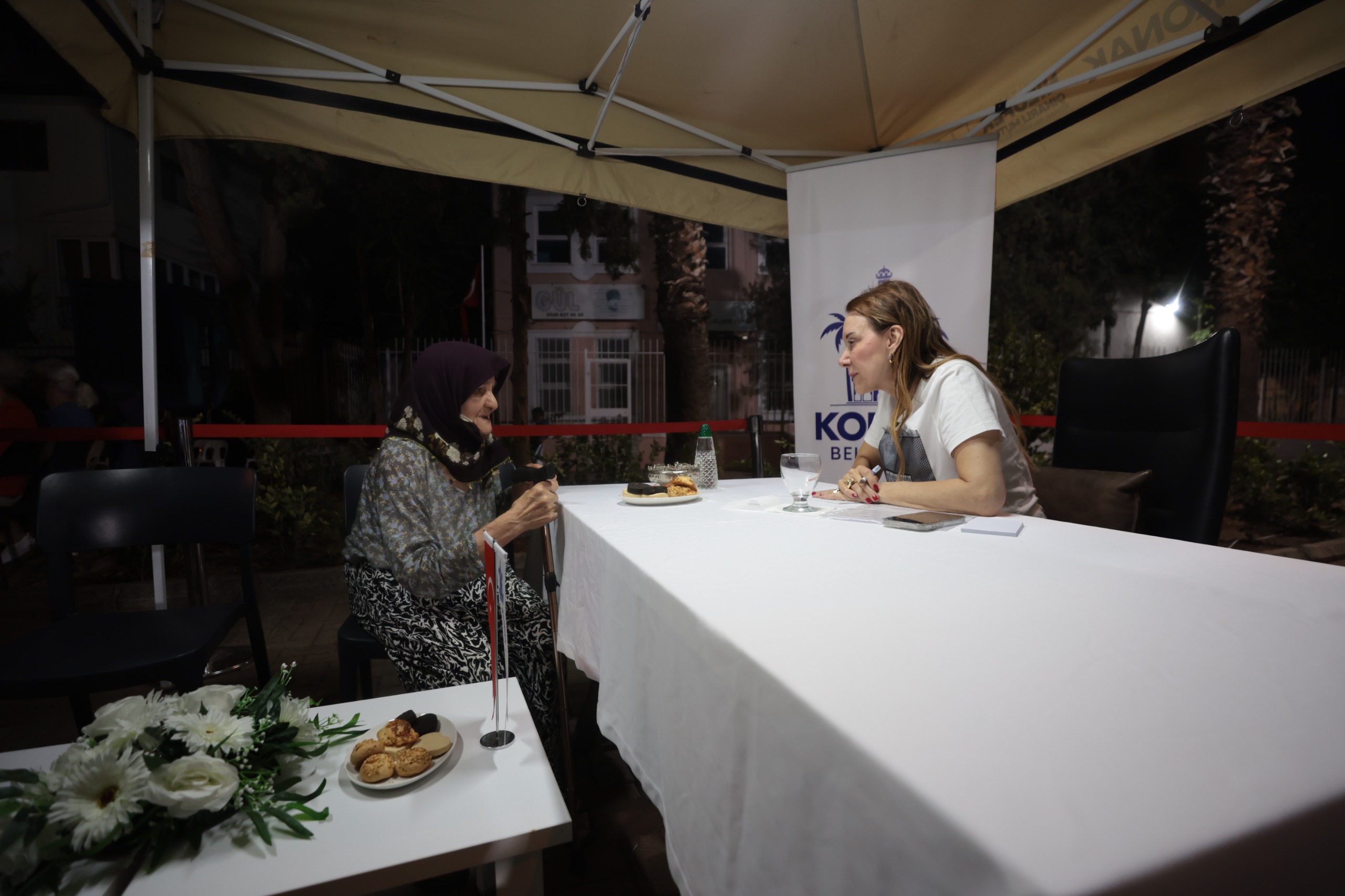 Konak Belediye Başkanı Nilüfer Çınarlı Mutlu’nun, Konaklıların taleplerini doğrudan dinlemek