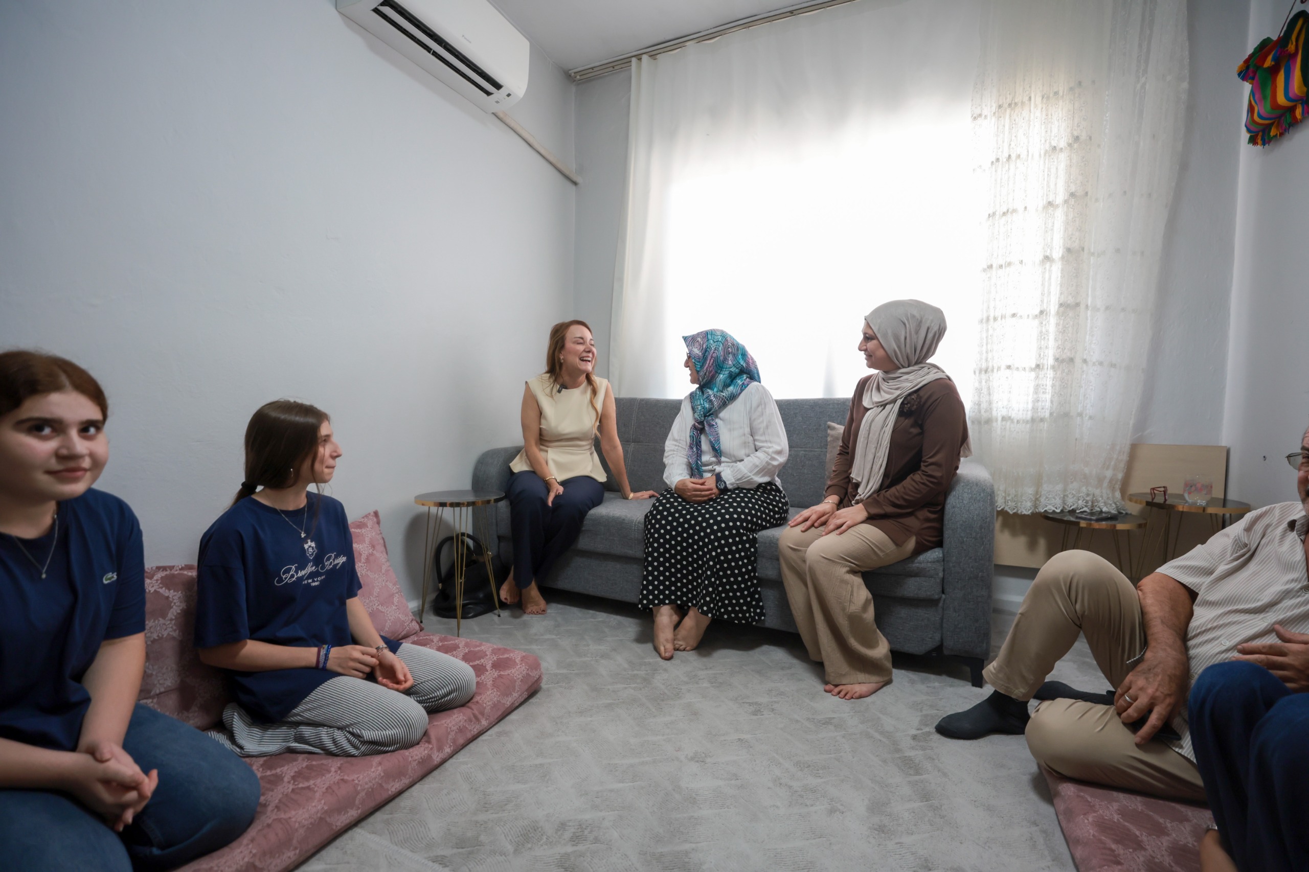 Konak Belediye Başkanı Nilüfer Çınarlı Mutlu, komşu ziyaretlerini sürdürüyor. Ballıkuyu