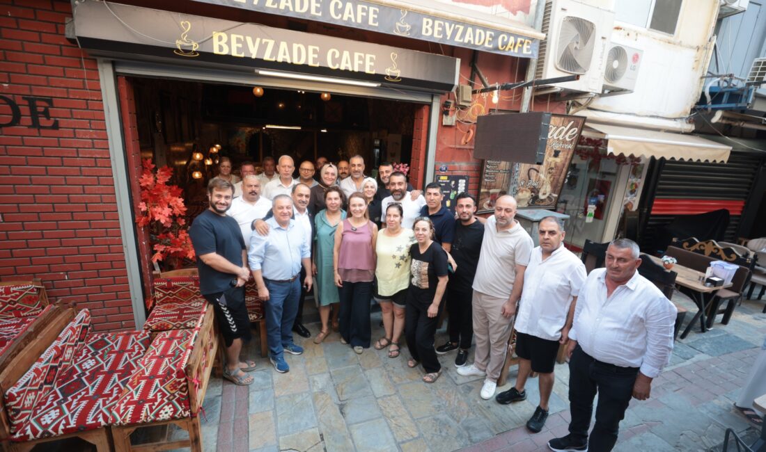 Başkan Mutlu, Tarihi Çarşı’da esnafla buluştu: “Kemeraltı, en büyük zenginliğimiz” Konak Belediye Başkanı Nilüfer Çınarlı Mutlu, Kemeraltı esnafıyla buluşarak talepleri