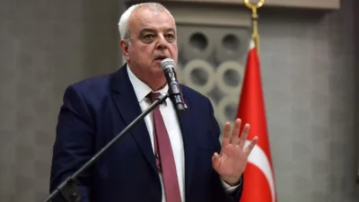 CHP Bornova’da 6,5 yıldır ilçe başkanlığı görevini yürüten Ertürk Çapın,