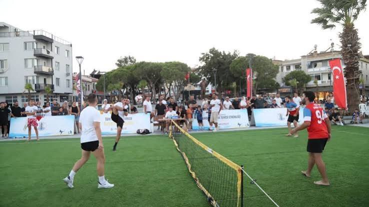 Dikili Belediyesi tarafından düzenlenen Plaj Ayak Tenisi Turnuvası, Çandarlı Cumhuriyet