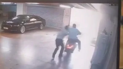 Çiğli Belediye Başkanı Onur Emrah Yıldız’ın makam aracına belediyenin otoparkında