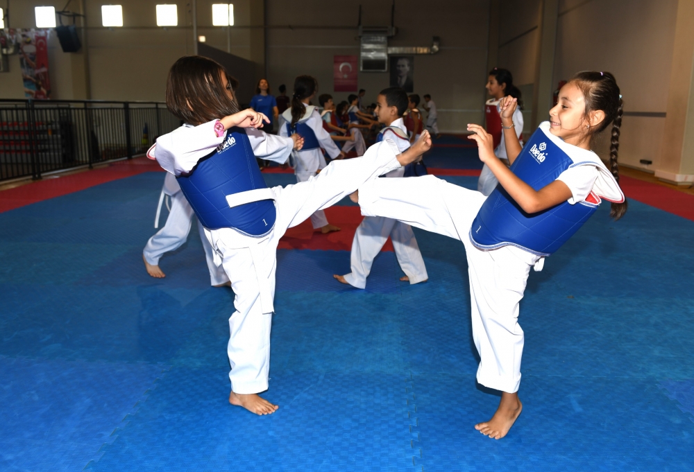 Çiğli Belediyesi Gençlik ve Spor Hizmetleri Müdürlüğü tarafından çocukların, gençlerin
