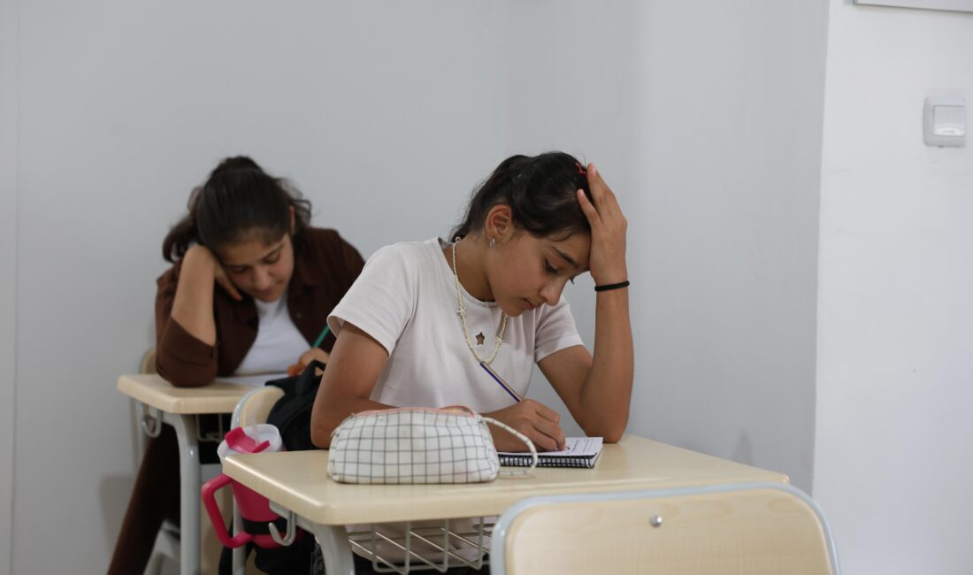 Didim Belediyesi Eğitim Destek Atölyesi'nde yaz döneminde başlatılan matematik eğitimleriyle