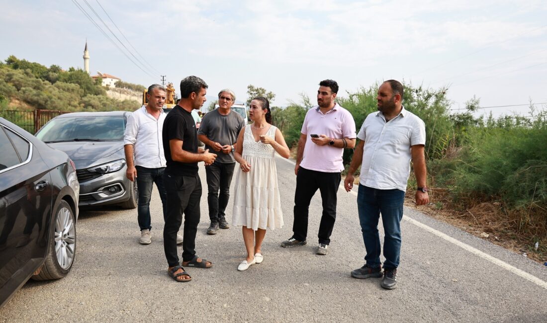 Efes Selçuk’ta 40 yıldır beklenen yolda çalışma Efes Selçuk’ta Zeytinköy ve Barutçu mahallelerine ulaşımı sağlayan 15,5 kilometrelik