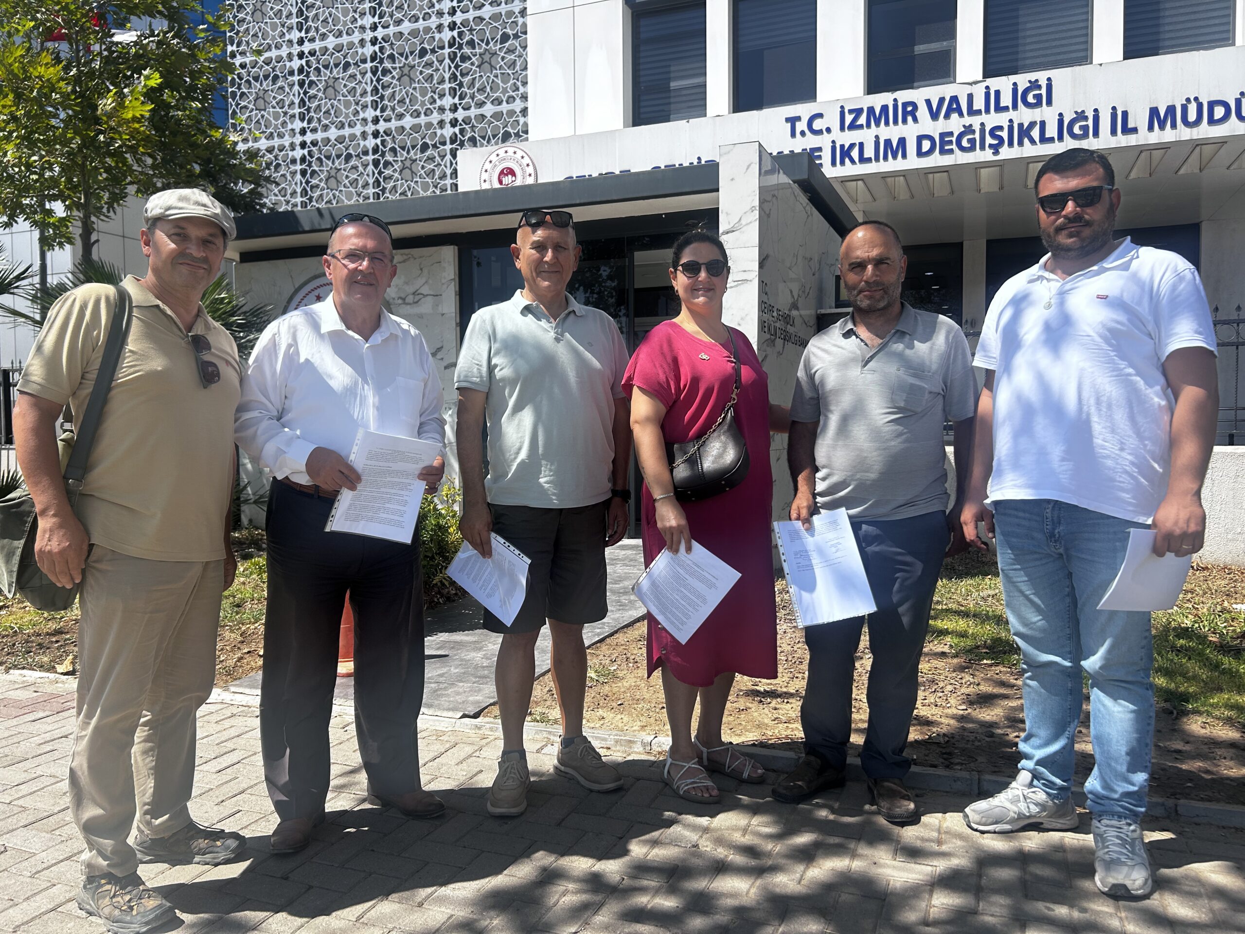 Foça'da faaliyet süresi dolan taş ocaklarının ruhsatlarının yenilenmemesi için çevreciler