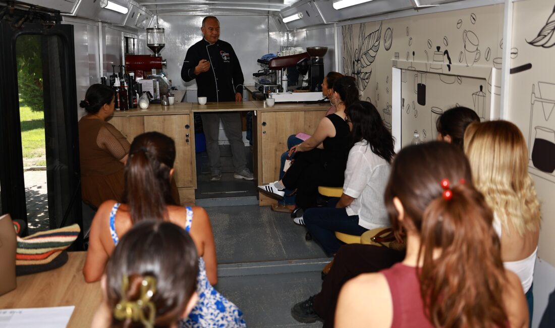 Efes Selçuk’ta Barista Kursu tamamlandı; 24 kursiyer katıldı Efes Selçuk Belediyesi ile İzmir Büyükşehir Belediyesi Meslek Fabrikası Şube