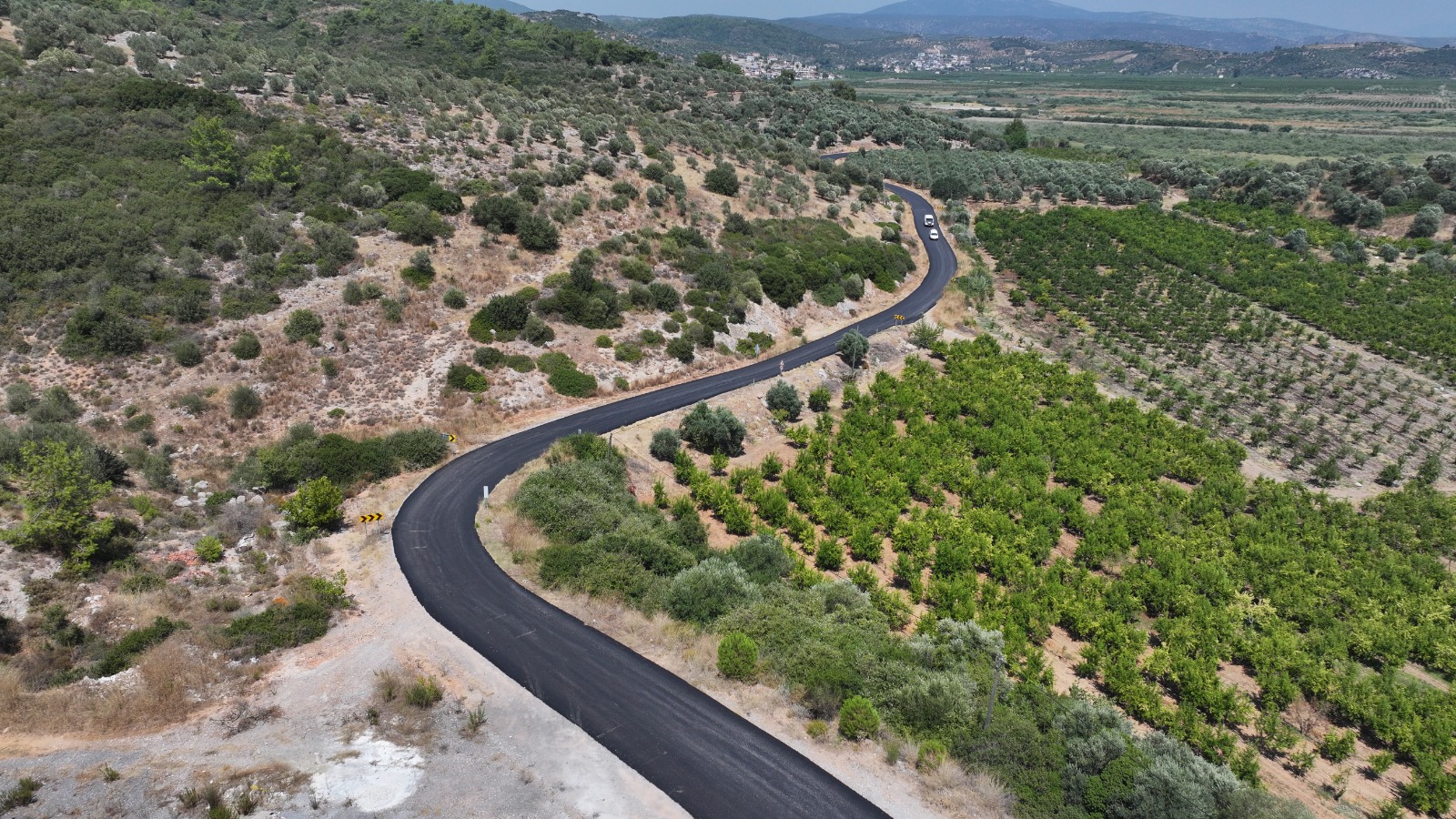 Efes Selçuk’ta uzun yıllardır yenilenmesi beklenen yollar, İzmir Büyükşehir Belediyesi’nin
