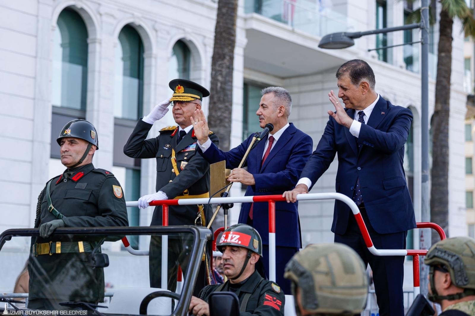 30 Ağustos Zafer Bayramı’nın 104’üncü yılı, İzmir’de gurur ve coşkuyla