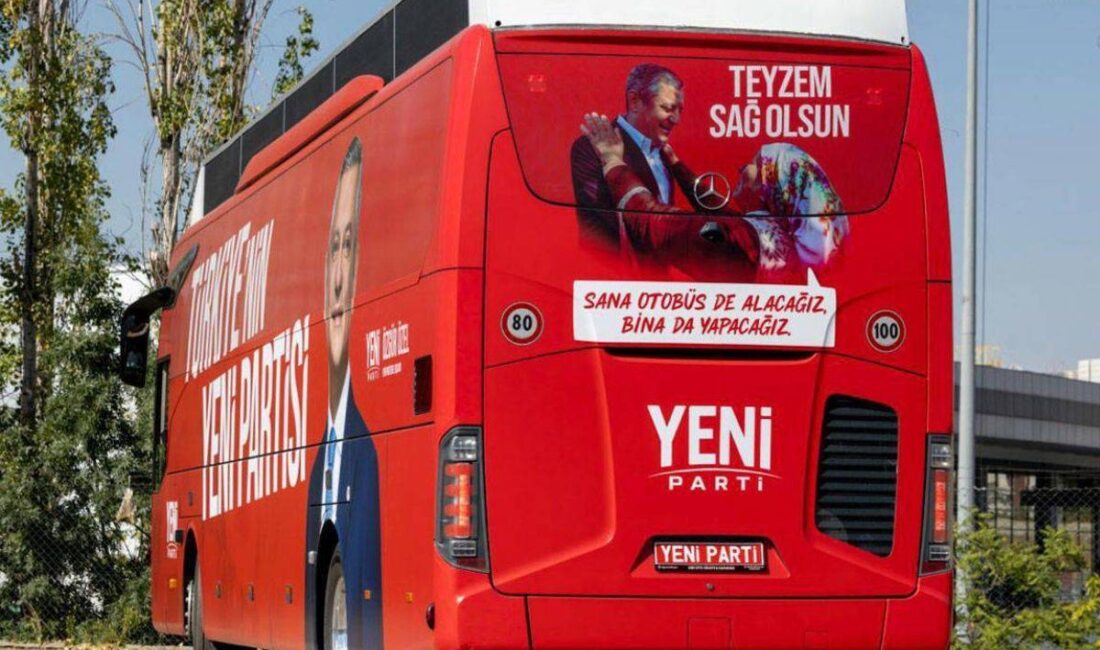 İzmirli Ayşe Teyze, YENİ Parti’nin otobüs sürprizi sonrası konuştu: Sözümün arkasındayım Özel’in yanındayım! Özgür Özel’e destek veren İzmir Bayındırlı Ayşe Yaylacık’ın “Sana otobüs