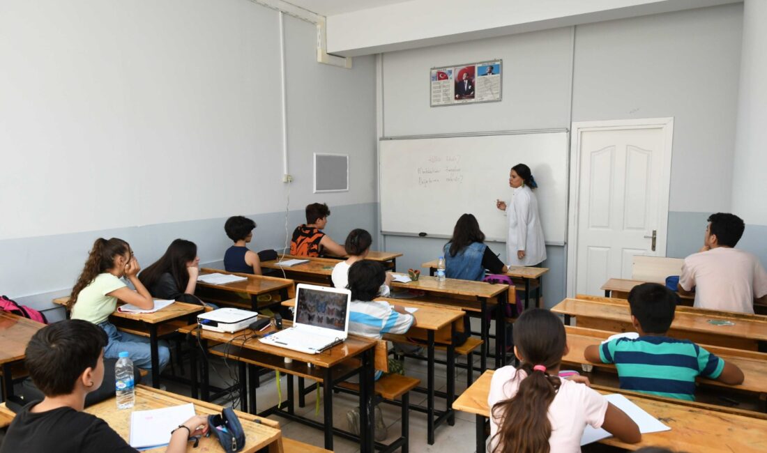 KARBEM’den LGS’de yüzde 95,7 başarı Karabağlar Belediyesi Sosyal Etkinlik Merkezi (KARBEM), Liselere Geçiş Sistemi (LGS)