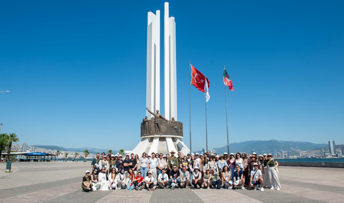 Karşıyaka’da rehberli turlar yeni rotayla devam ediyor Karşıyaka Belediyesi, Açık Hava Kent Müzesi projesi kapsamında başlattığı rehberli