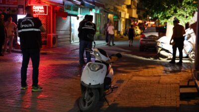 Karşıyaka'da iki grup arasında çıkan tartışma silahlı kavgaya dönüştü. 5