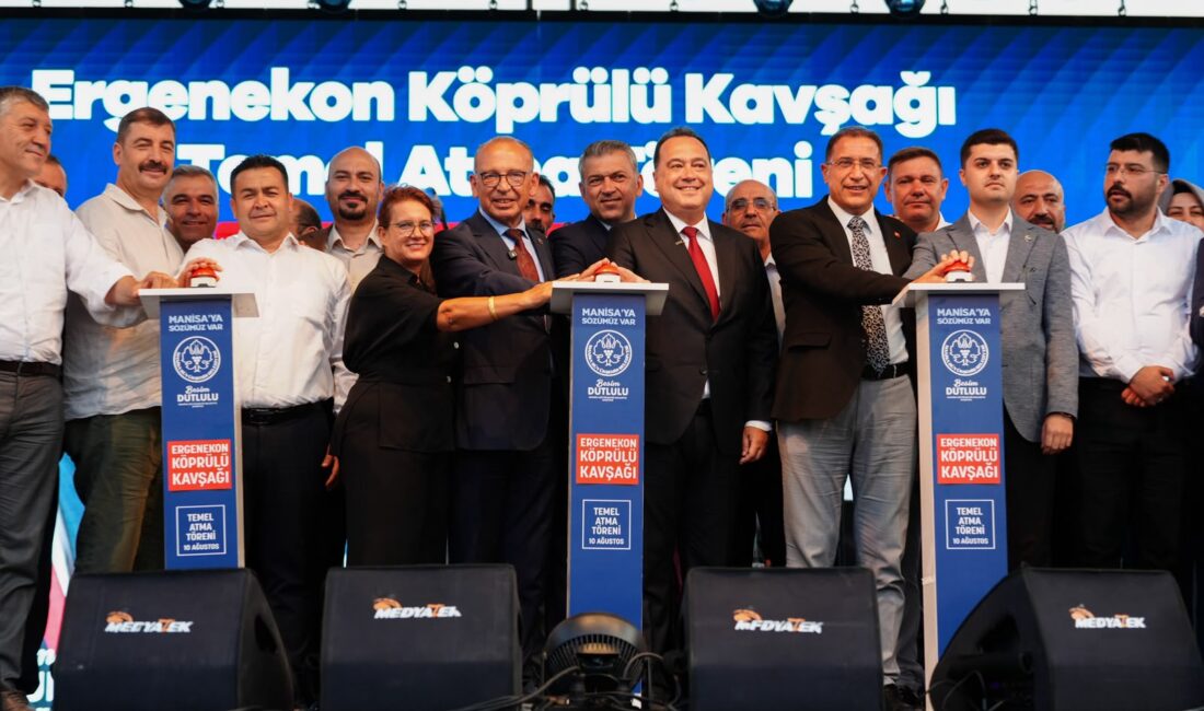 Manisa Ergenekon Köprülü Kavşağı’nın temeli atıldı Manisa Büyükşehir Belediyesi, kentin ulaşım altyapısını güçlendirecek yatırımlarına bir yenisini