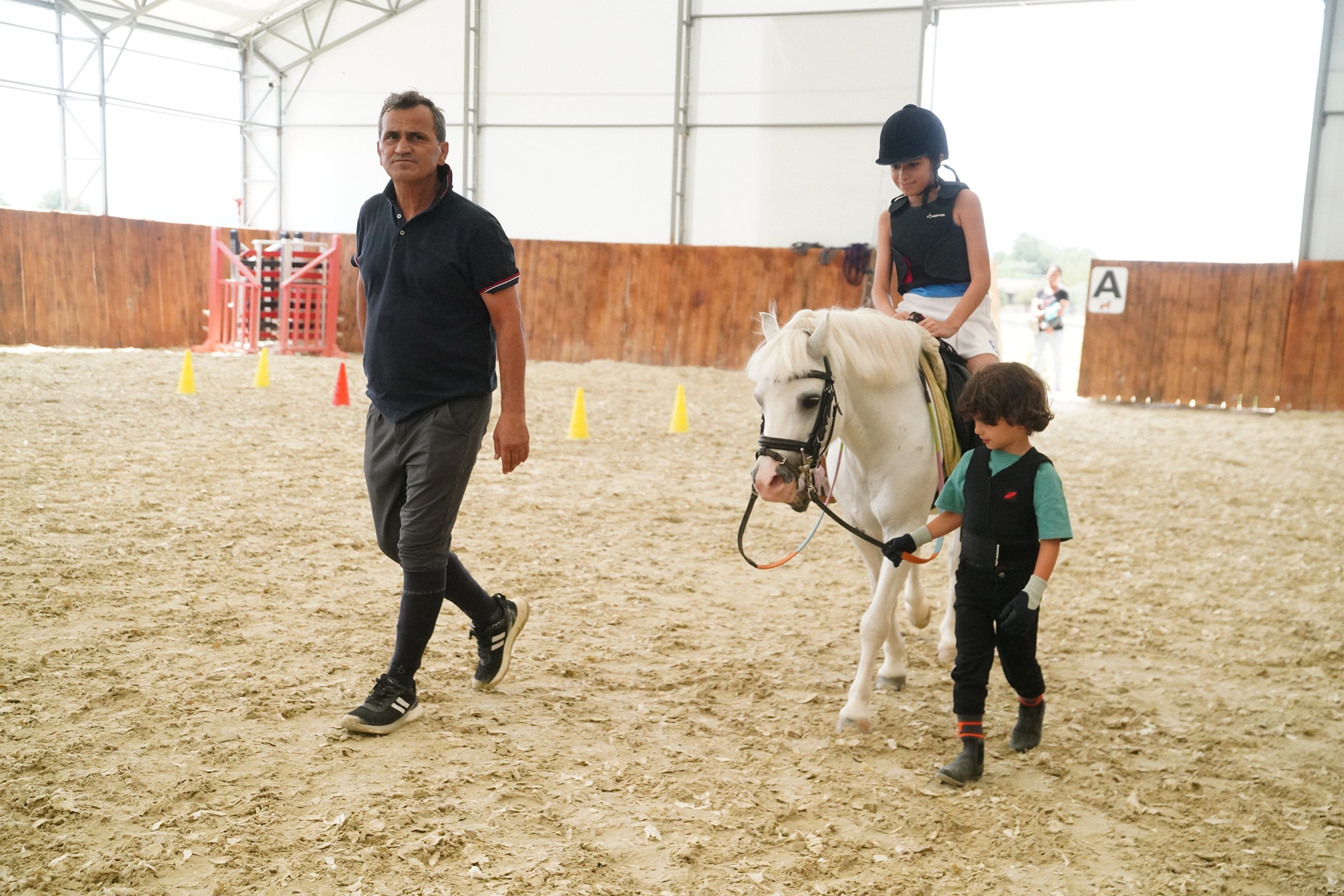 Seferihisar’ın Turgut Köyü, binicilik sporunda yeni bir merkeze dönüşüyor. 14