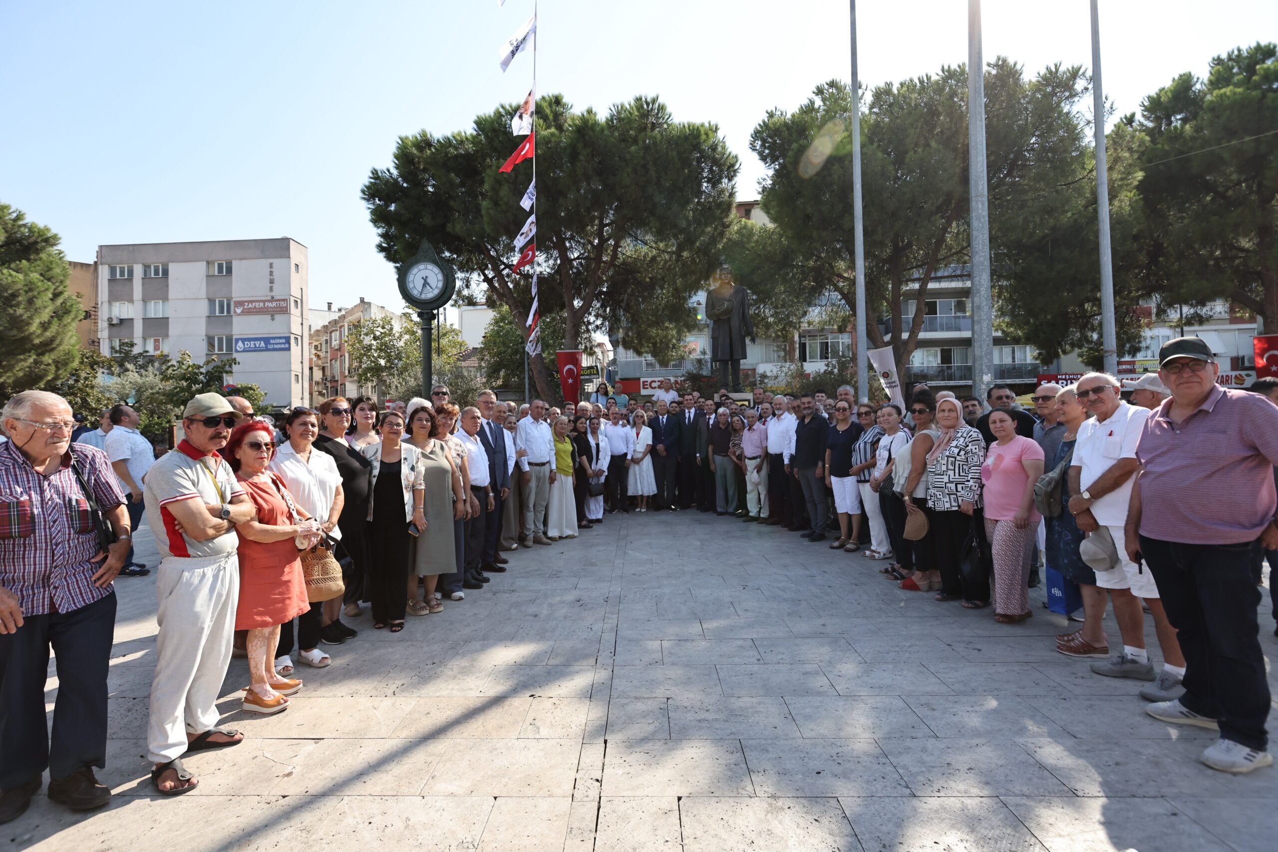 YENİ Parti İzmir’de ikinci ilçe başkanlığı binasını Gaziemir’de açtı. Açılışta