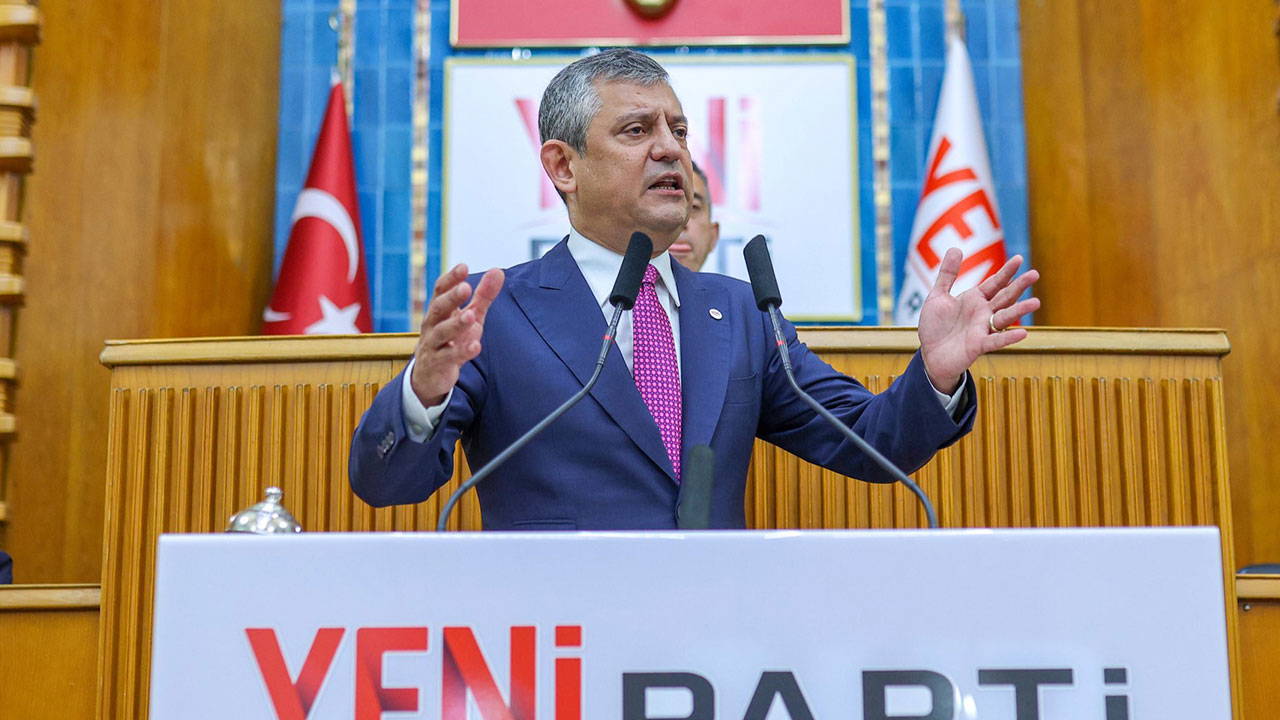 YENİ Parti Sözcüsü Zeynel Emre, partisinin kongre takvimini açıkladı. Emre'nin