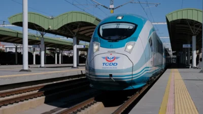 AKP'li Binali Yıldırım'ın 2013 yılında, “3 yılda bitecek" dediği Ankara-İzmir