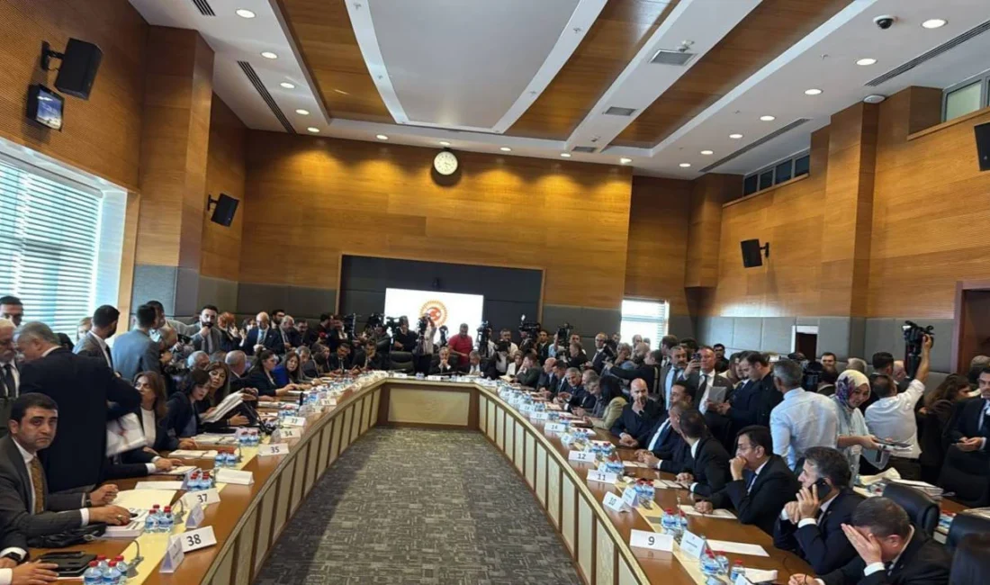 ‘Çerçeve yasa’ komisyonda kabul edildi! Kamuoyunda “çerçeve yasa” olarak bilinen Milli Dayanışma ve Toplumsal Bütünlüğün