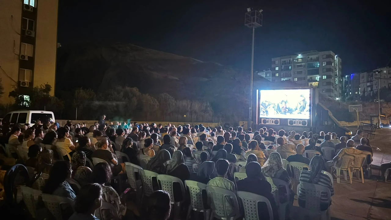 Çiğli Belediyesi tarafından yaz akşamlarını kültür ve sanatla buluşturmak amacıyla