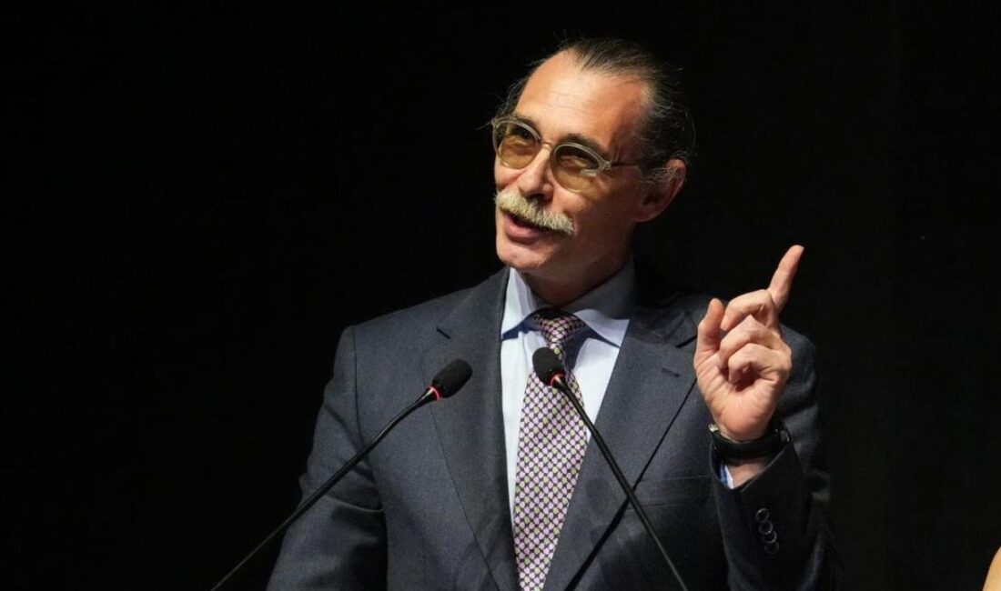 Erdal Beşikçioğlu tutuklandı Ankara Batı Cumhuriyet Başsavcılığı'nın Etimesgut Belediyesi'ne yönelik yürüttüğü yolsuzluk soruşturmasında