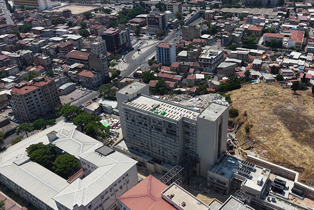 İzmir Büyükşehir Belediye Başkanı Dr. Cemil Tugay'ın göreve gelmesinin ardından