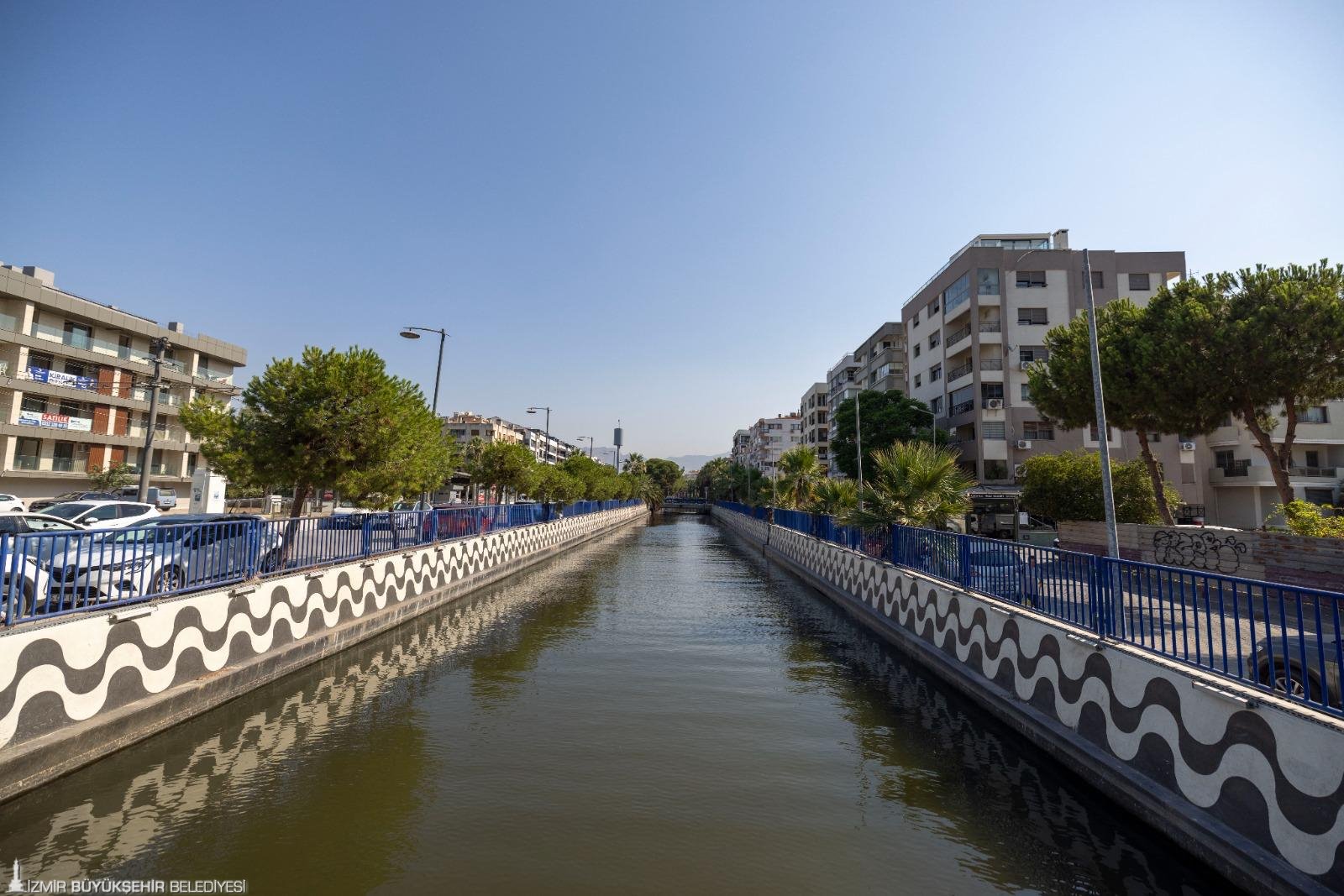 İzmir Büyükşehir Belediyesi İZSU ekipleri, Körfez’e ulaşan kirliliği azaltmak için