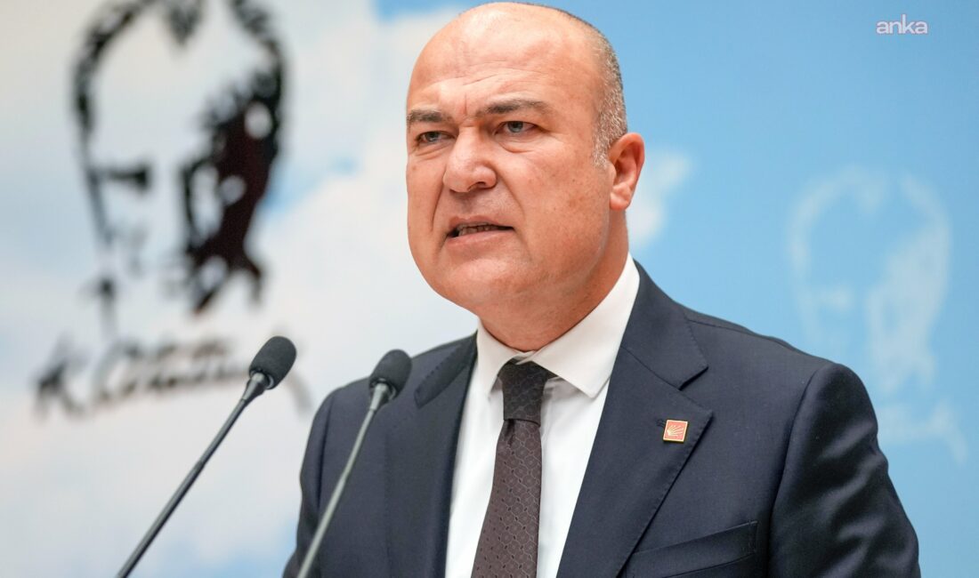 Murat Bakan’dan “WhatsApp yazışmaları” için suç duyurusu YENİ Parti İzmir Milletvekili Murat Bakan, Menderes Belediye Başkanı'na ait
