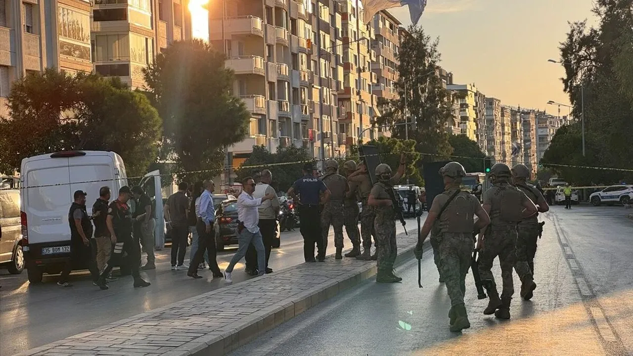 İzmir Karabağlar’da 5 banka çalışanının silahla rehin alındığı olayın ardından