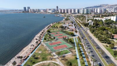 İzmir Büyükşehir Belediyesi’nin kent genelindeki spor yatırımları kapsamında Bostanlı’da yapımı