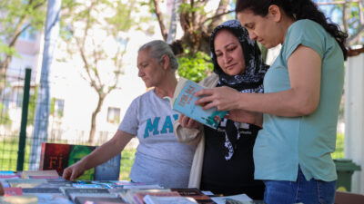 Buca Belediyesi’nin düzenlediği “Kitap Değişim Günleri” kapsamında bugüne kadar 35