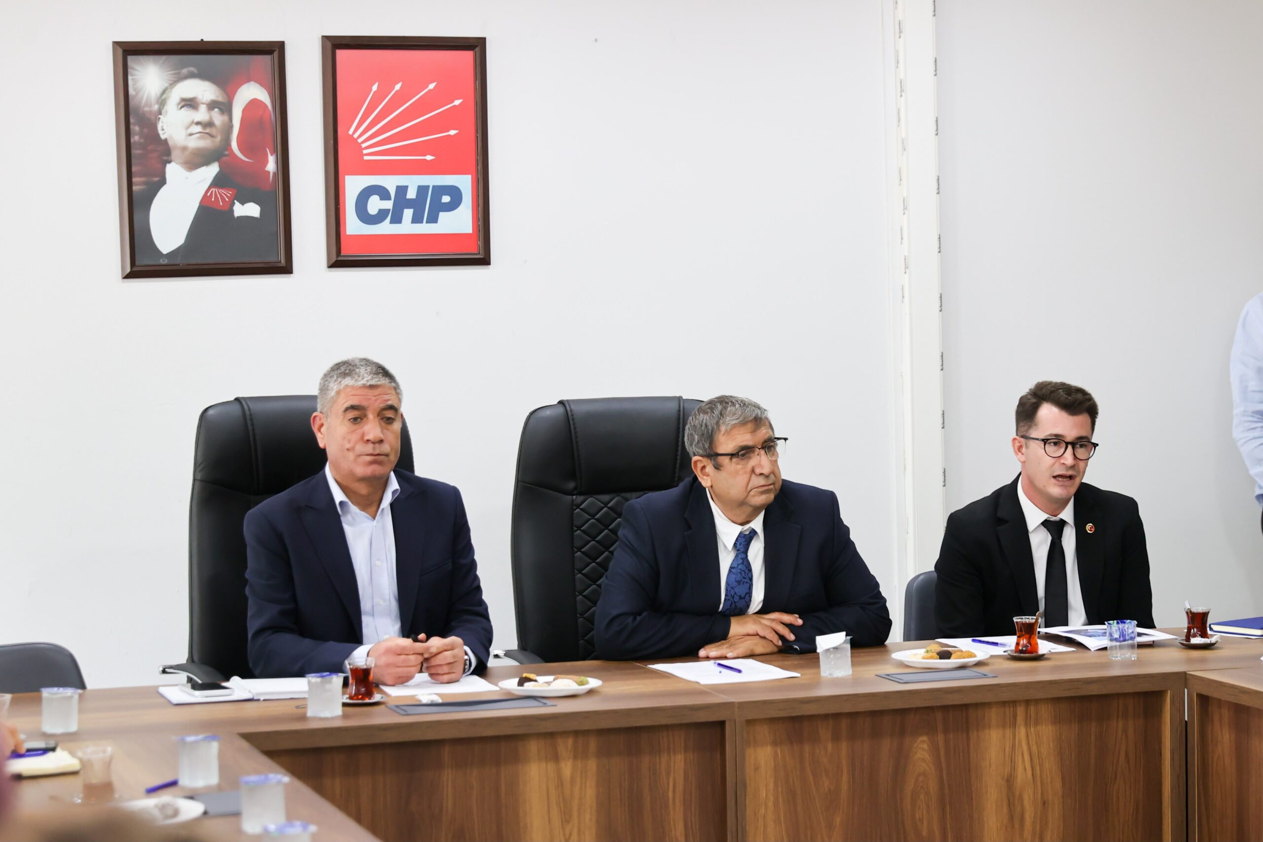 Buca Belediyesi’nin ev sahipliğinde gerçekleştirilen Atık Yönetimi Koordinasyon Toplantısı’nda bir