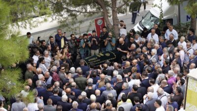 İzmir Büyükşehir Belediyesi’nin iki dönem başkanlığını yapan Burhan Özfatura, Balçova