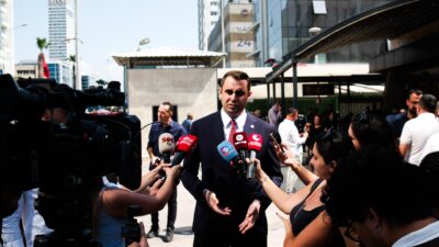 YENİ Parti İzmir Kurucu İl Başkanı Çağatay Güç, İzmir Adliyesi