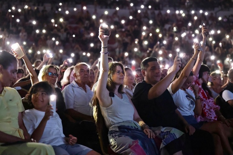 Çeşme Belediyesi tarafından düzenlenen Çeşme Festivali, 5-6 Eylül tarihlerinde gerçekleştirilen