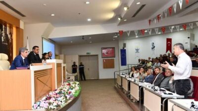 Çiğli Belediye Başkanı Onur Emrah Yıldız’ın 28 Eylül’de AKP’ye katılacağı