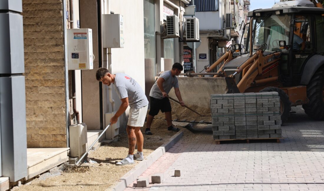 Efeler’de yol yenileme çalışması: Güzelhisar’da parke taşları değişiyor Efeler Belediyesi, Güzelhisar Mahallesi 47 Sokak’ta deforme olan parke taşlarını