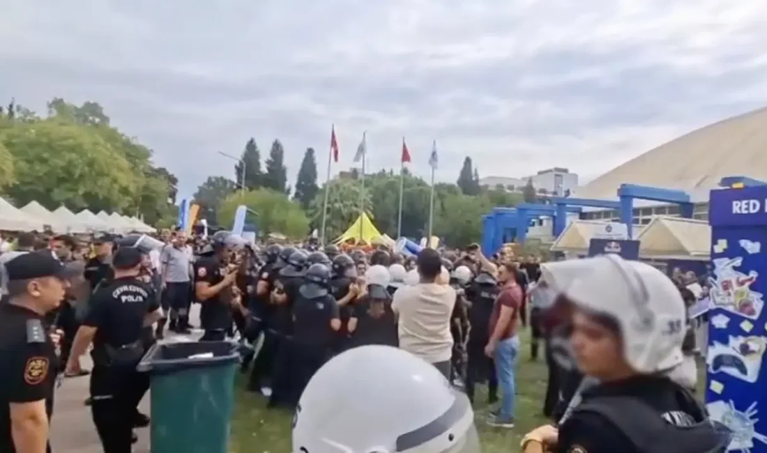 Ege Üniversitesi’nde öğrenci eylemine müdahale: 27 öğrenci gözaltında Ege Üniversitesi’nde kampüs içindeki basın açıklaması ve benzeri etkinliklerin rektörlük