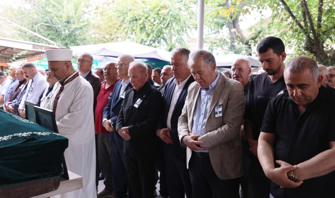 Urla Belediyesi Basın Bürosu’nun kurucularından, Urla ve Efes Selçuk belediyelerinde