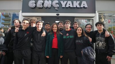 Karşıyaka Belediyesi'nin hizmete açtığı Genç Yaka Kafe ve Gençlik Merkezi,