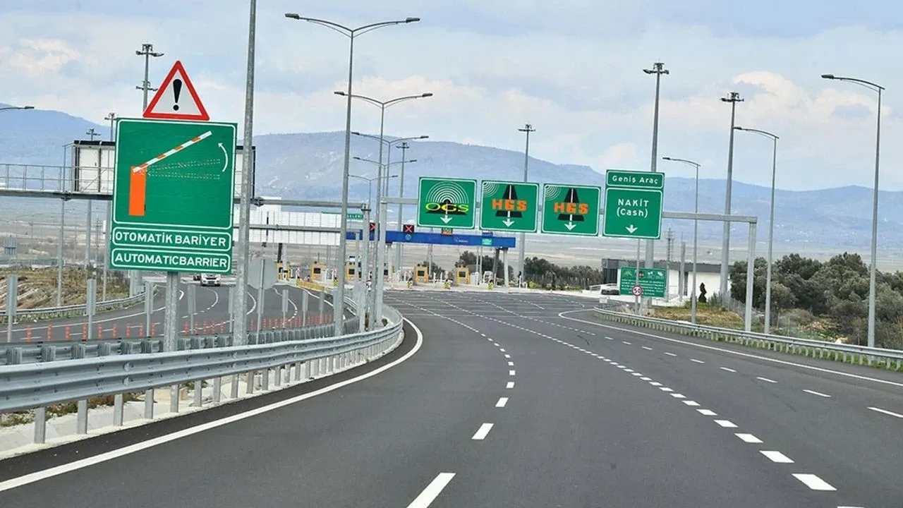 İzmir-Aydın Otoyolu’nun 30 yıllık süreyle özelleştirme programına alınmasının ardından tartışma