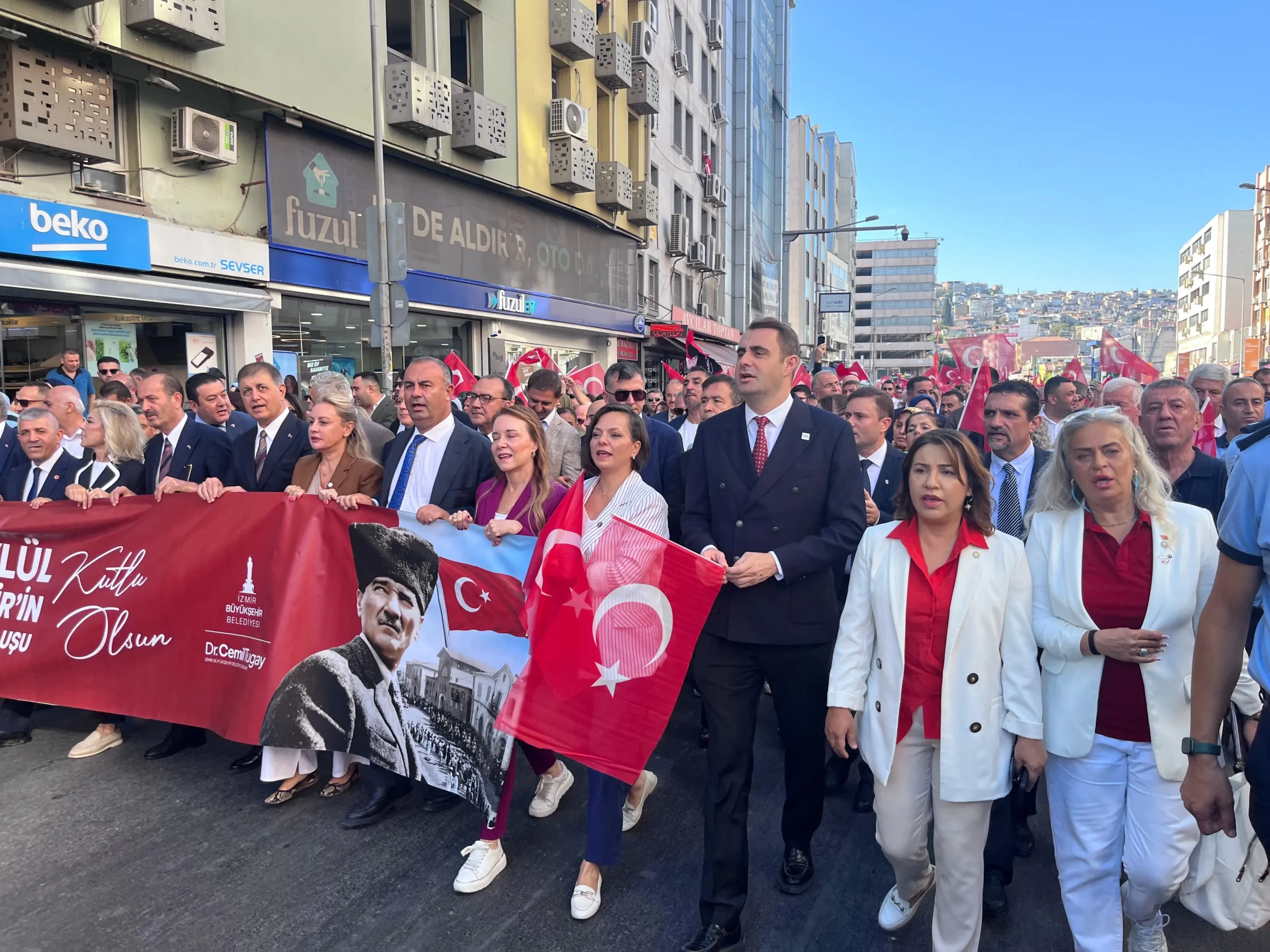 İzmir’in düşman işgalinden kurtuluşunun 104. yılı kutlamaları, Basmane Karakolu önünden