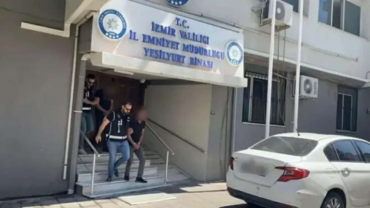 İzmir Otokent’te galericilik görüntüsü altında yüksek faizle borç para verdikleri