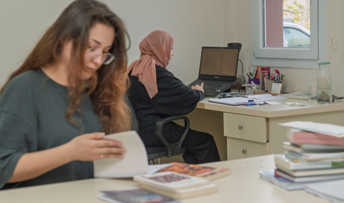 Üniversite eğitimi için İzmir’e gelen kız öğrencilerin güvenli ve uygun